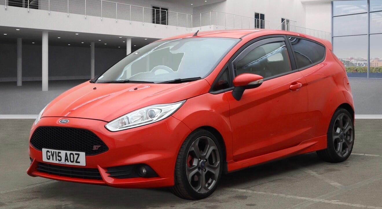 Used Ford Fiesta 2015 for sale - 76786743: Photo 2