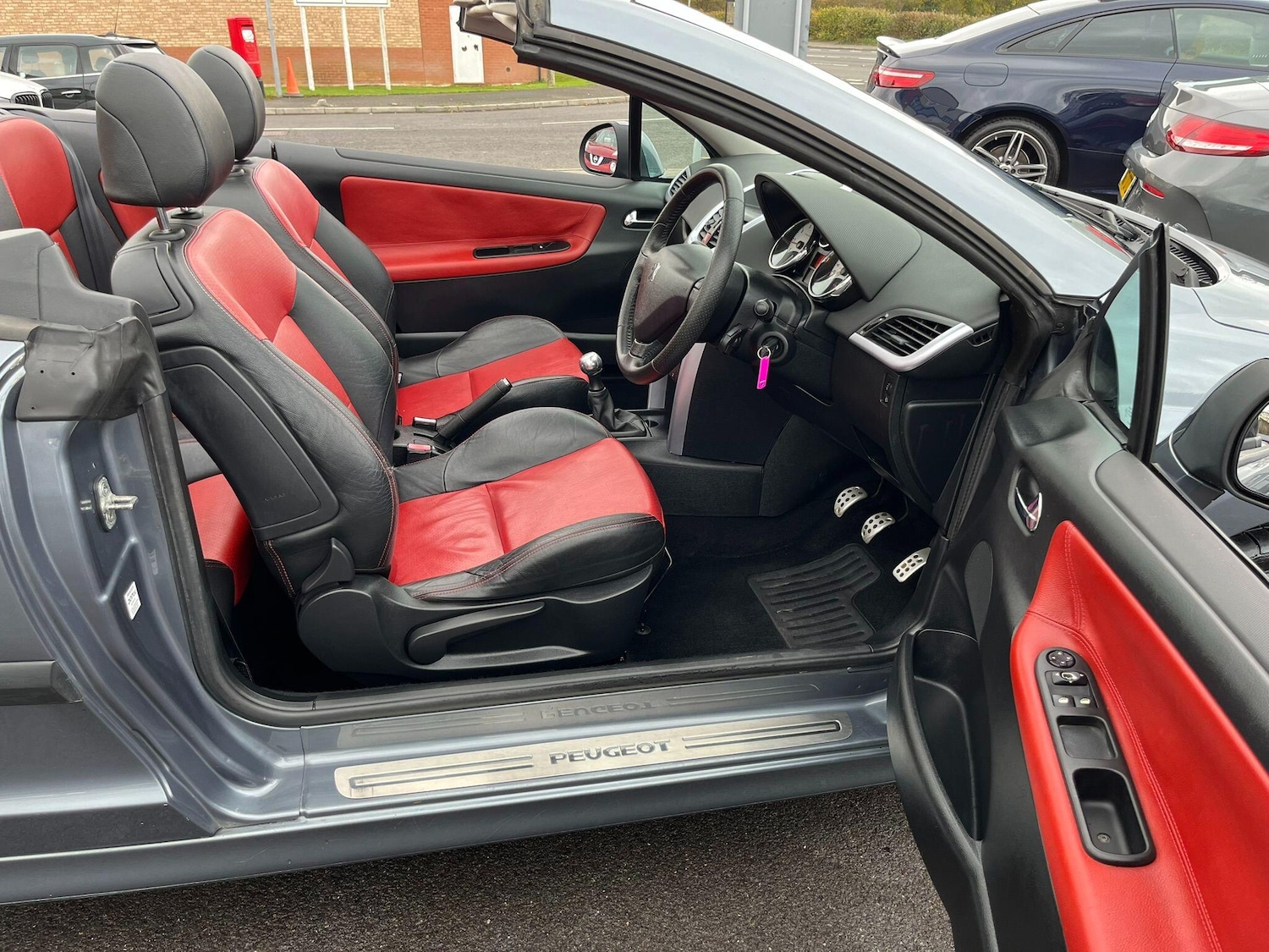 Used Peugeot 207 CC for sale - 76472836: Photo 13