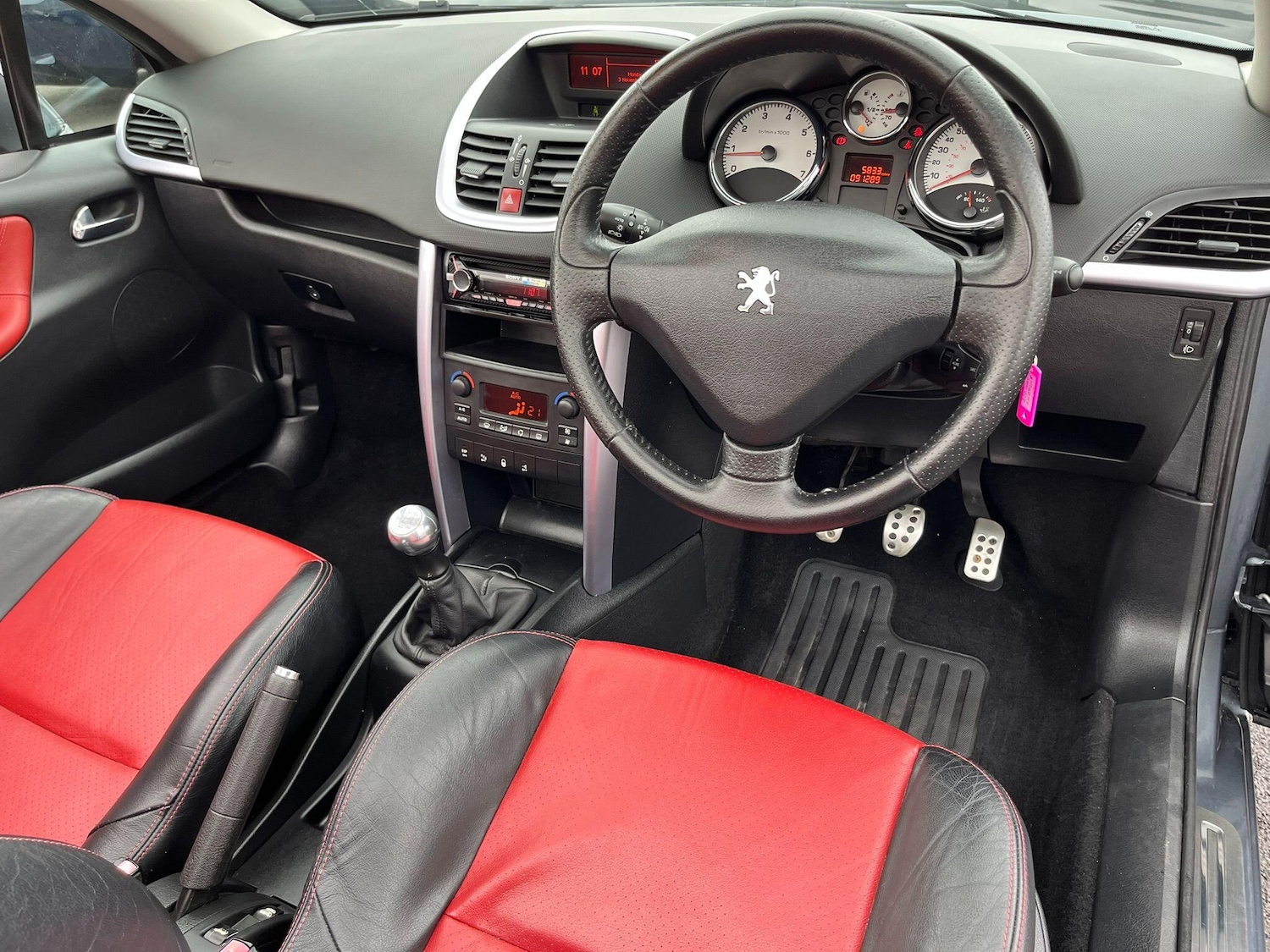 Used Peugeot 207 CC for sale - 76472836: Photo 15