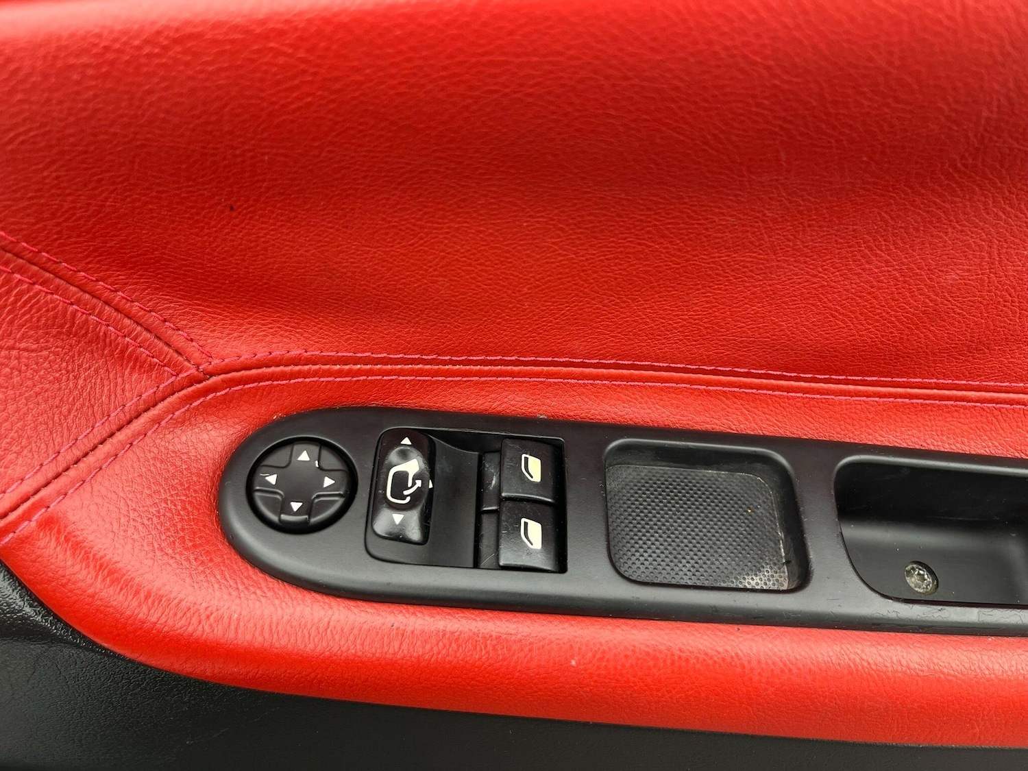 Used Peugeot 207 CC for sale - 76472836: Photo 16