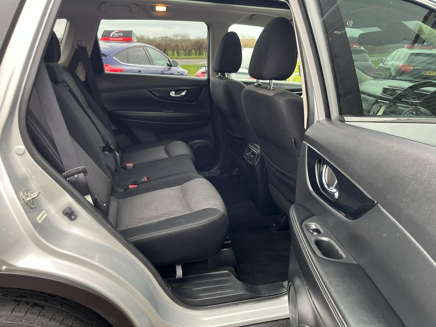 Used Nissan X-Trail for sale - 77683230: Photo 31