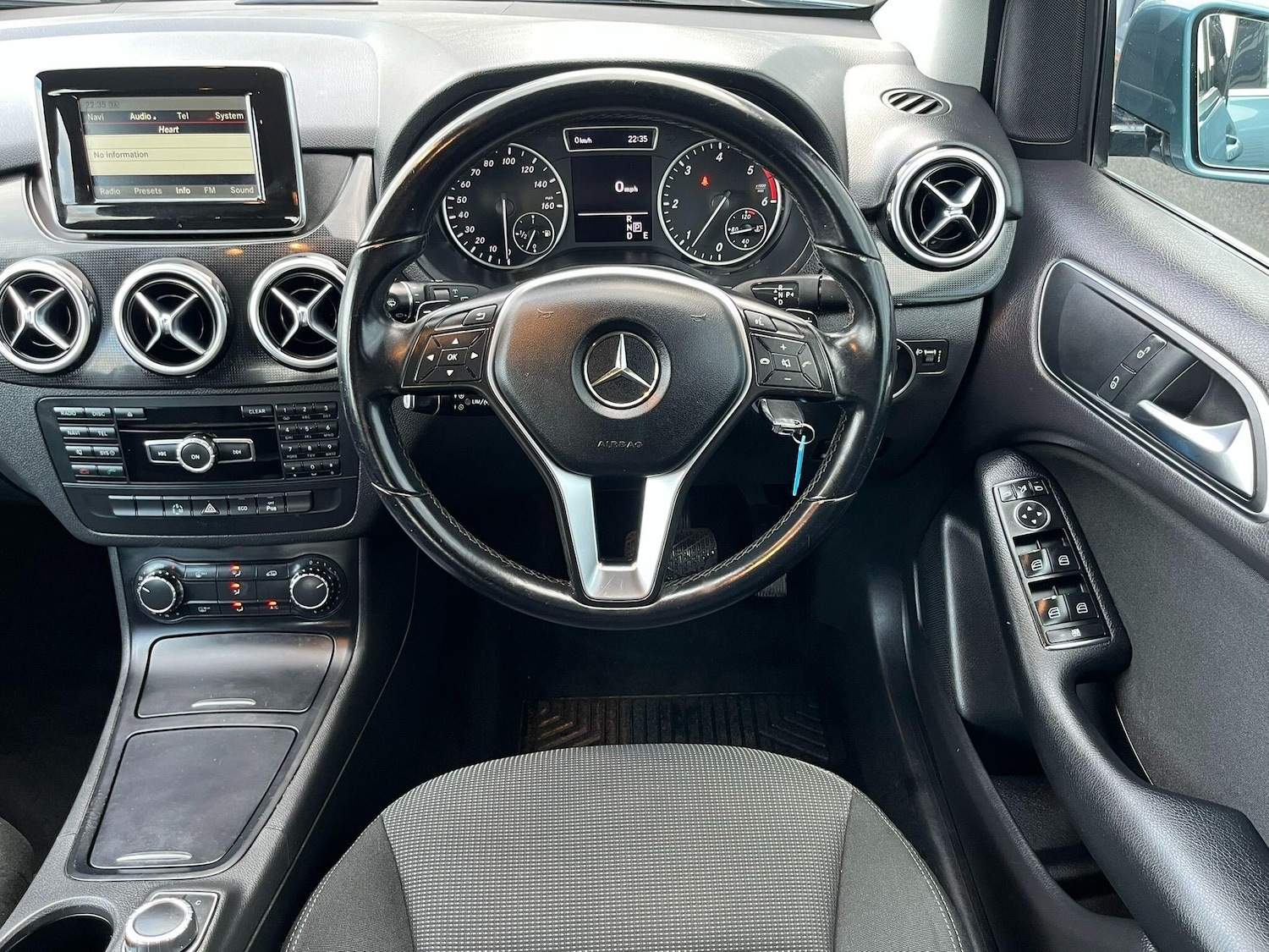 Used Mercedes-Benz B Class 2013 for sale - 76690039: Photo 15
