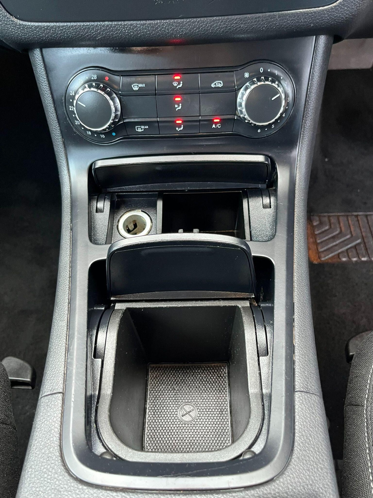 Used Mercedes-Benz B Class 2013 for sale - 76690039: Photo 23