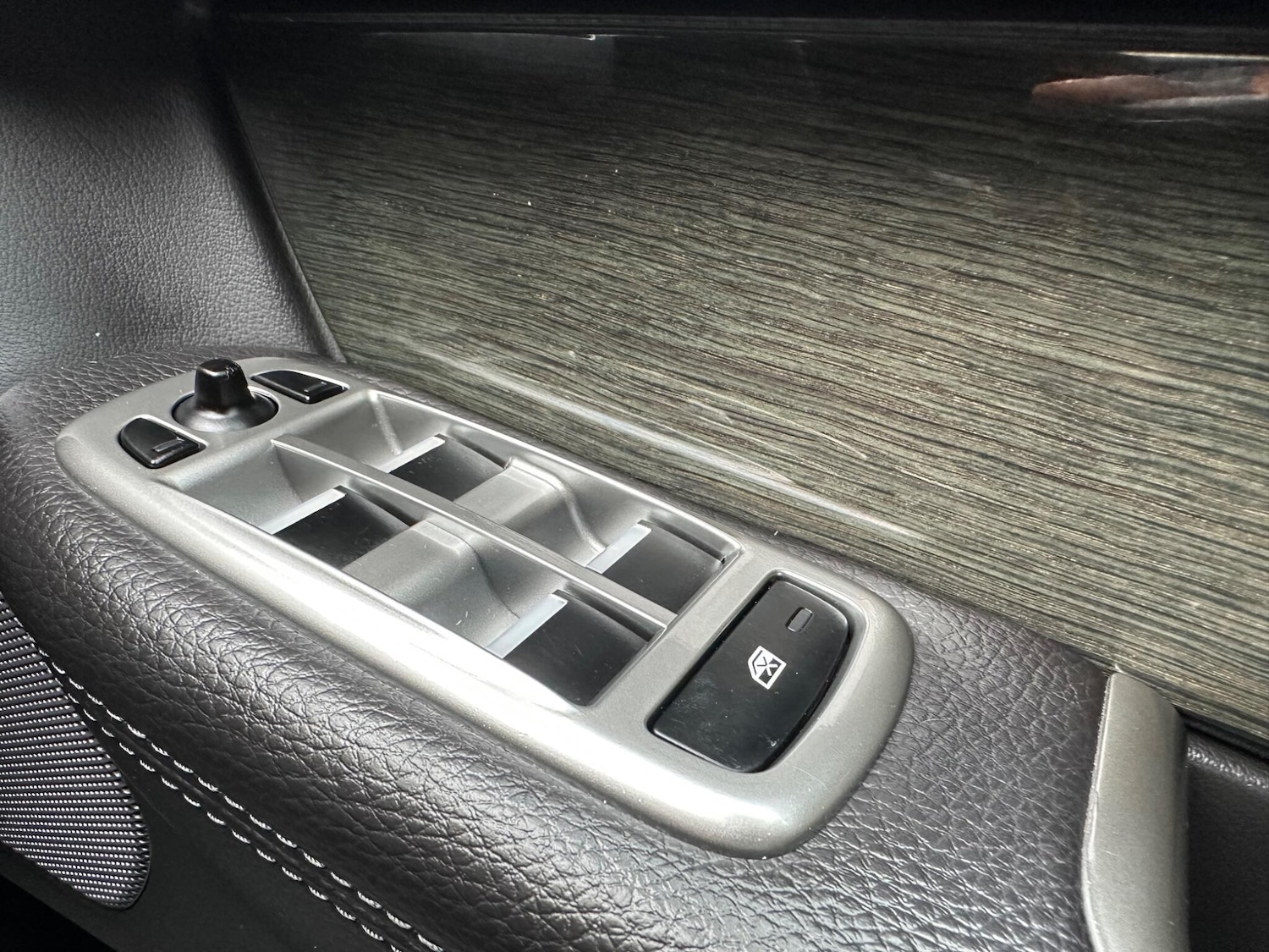 Used Jaguar XF 2015 for sale - 76307403: Photo 26