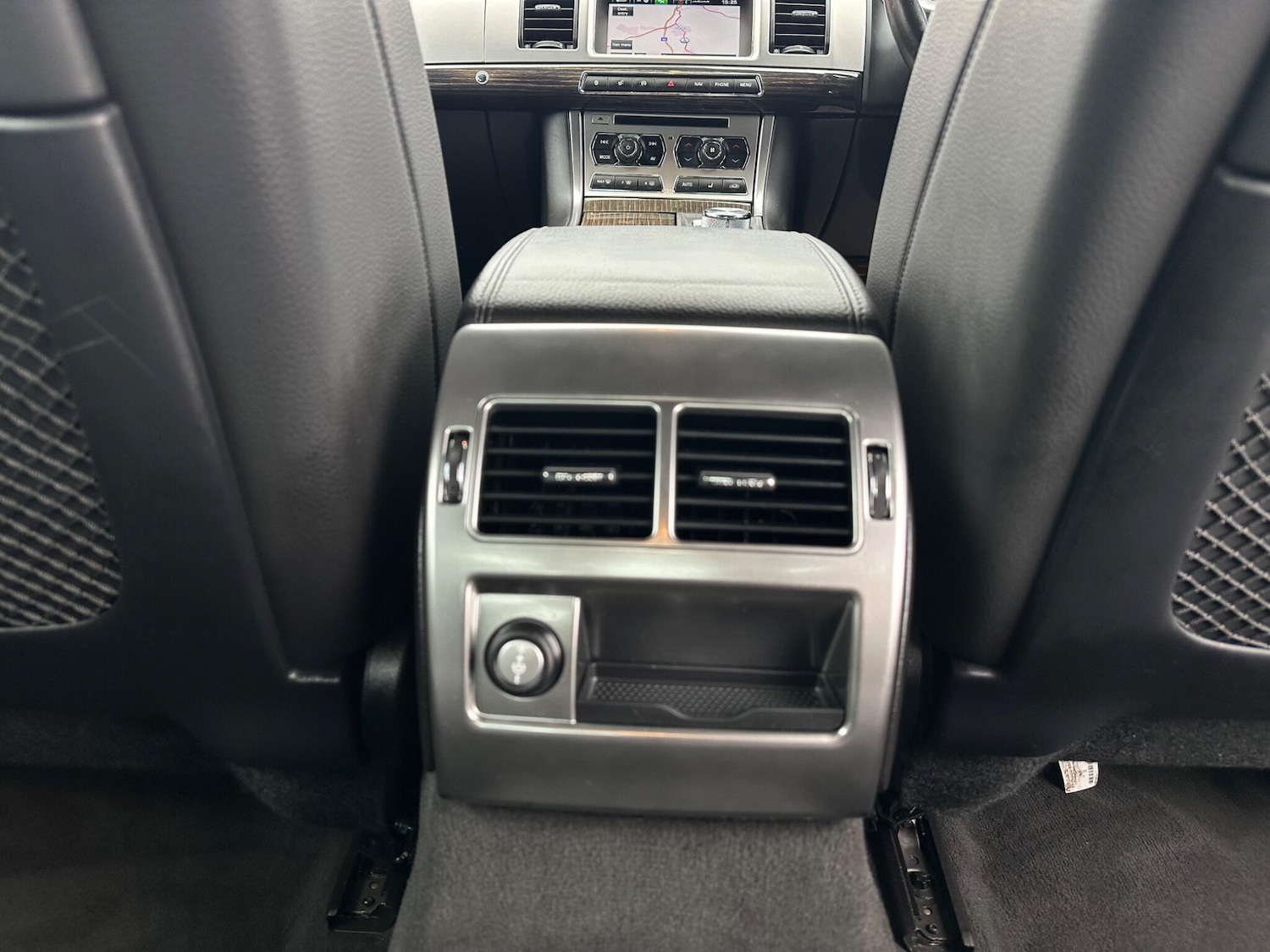 Used Jaguar XF 2015 for sale - 76307403: Photo 32