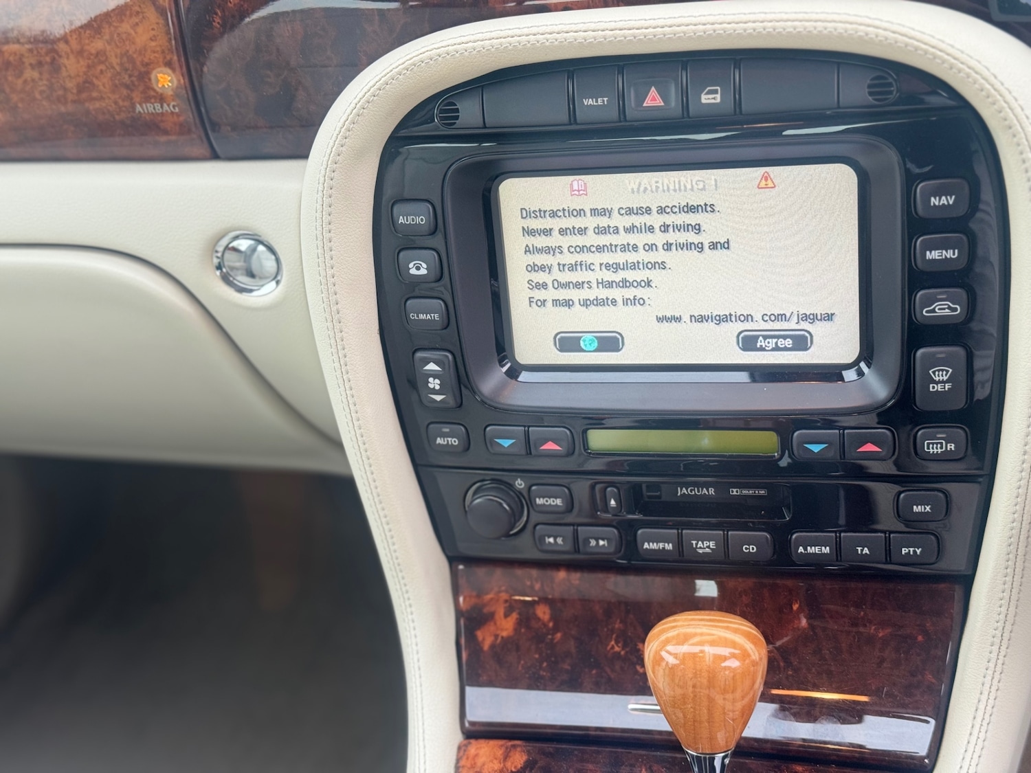 Used Jaguar XJ 2003 for sale - 76312497: Photo 12