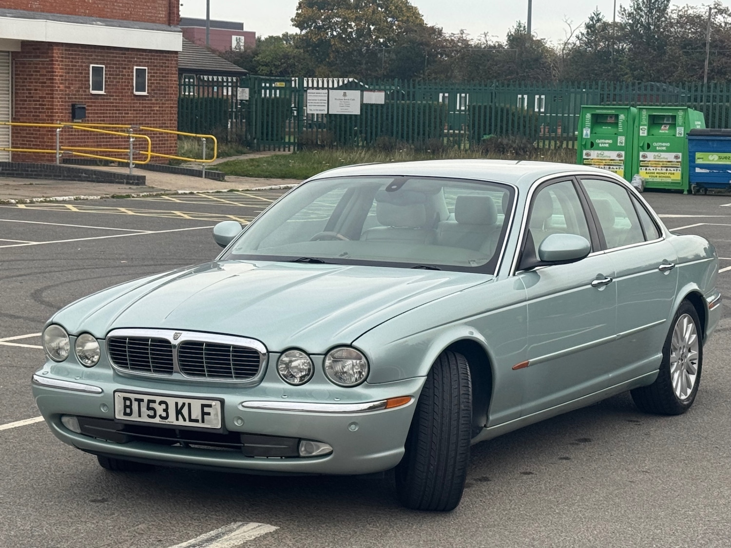 Used Jaguar XJ 2003 for sale - 76312497: Photo 3