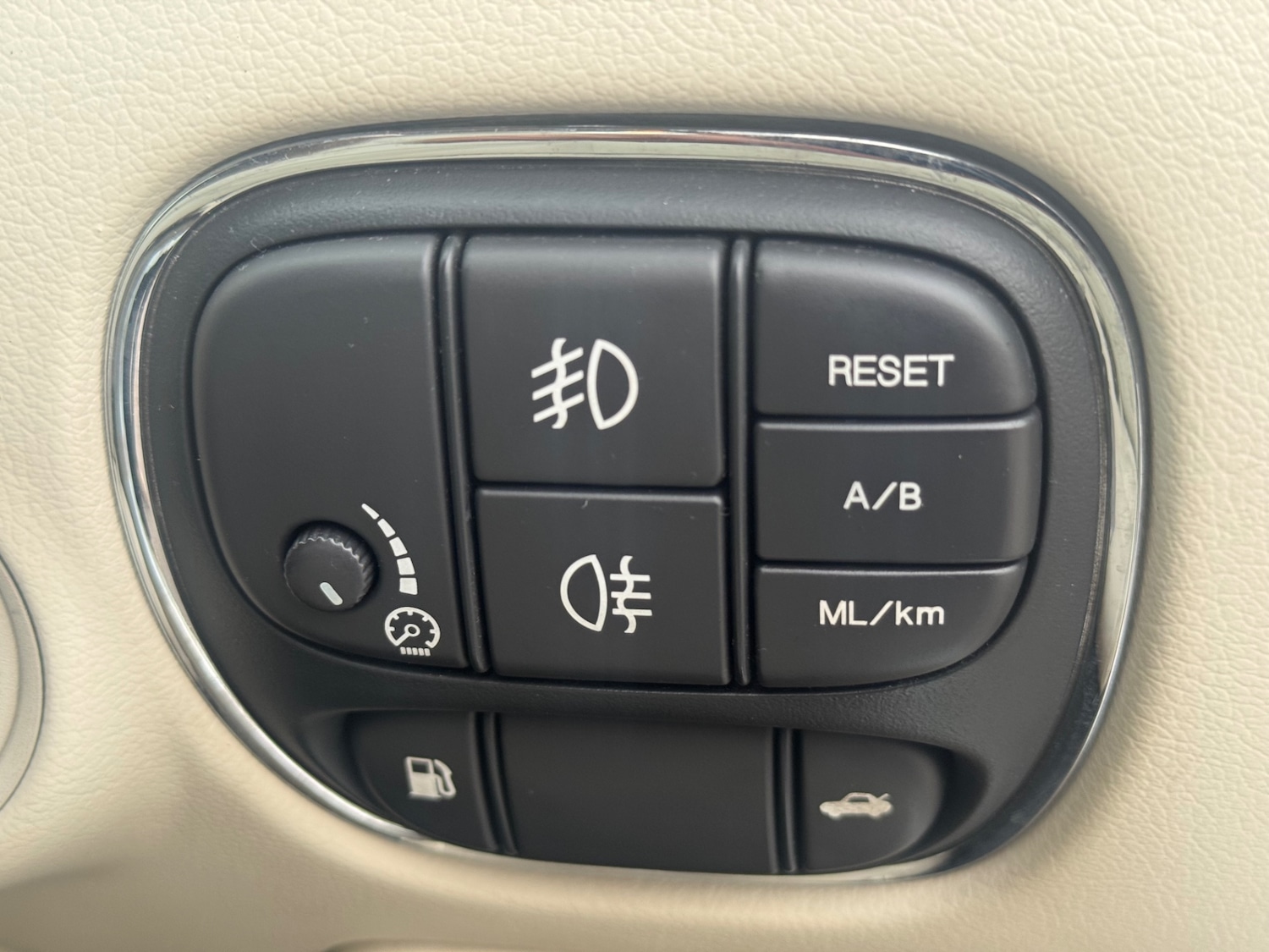 Used Jaguar XJ 2003 for sale - 76312497: Photo 39