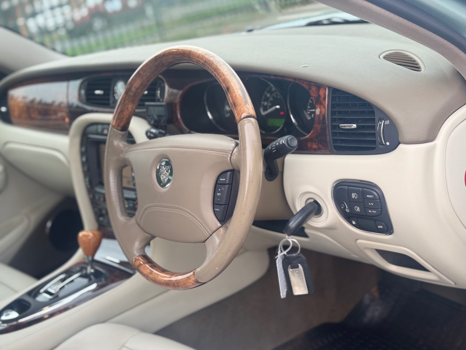 Used Jaguar XJ 2003 for sale - 76312497: Photo 8