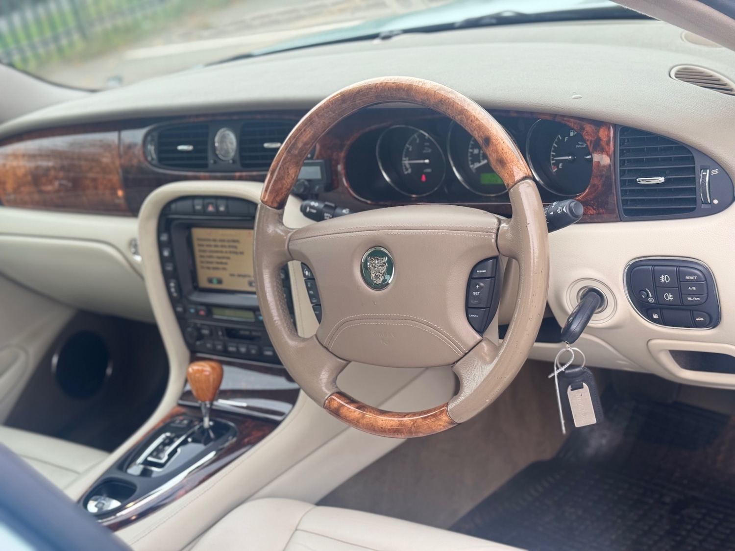 Used Jaguar XJ 2003 for sale - 76312497: Photo 9