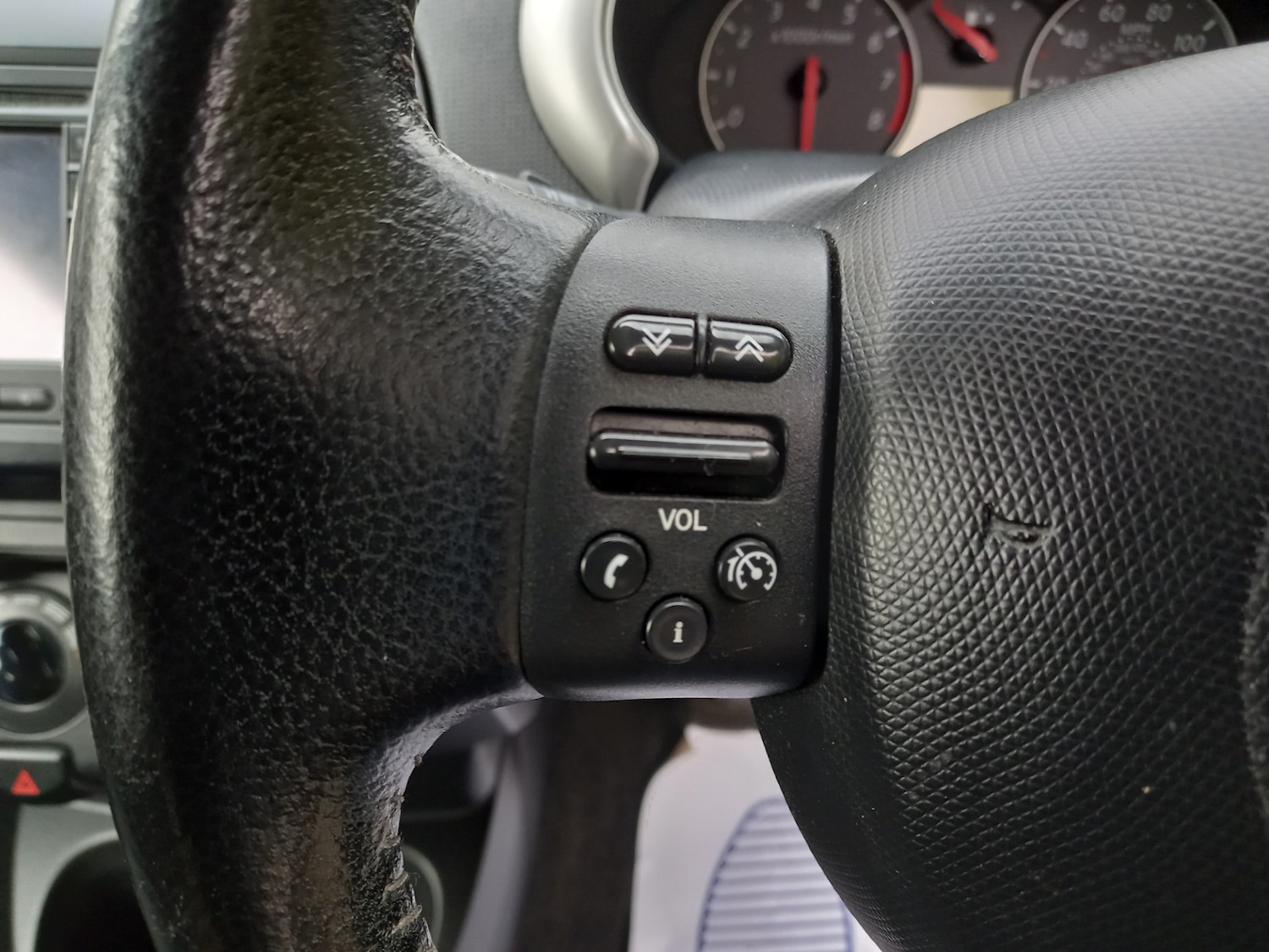 Used Nissan Micra 2010 for sale - 76320408: Photo 25