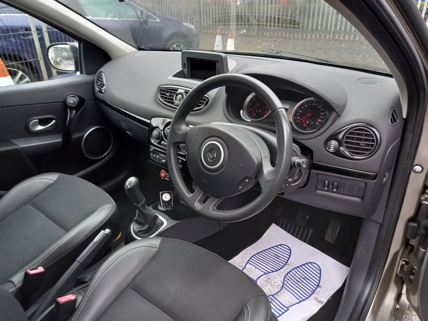 Used Renault Clio 2012 for sale - 76707017: Photo 10