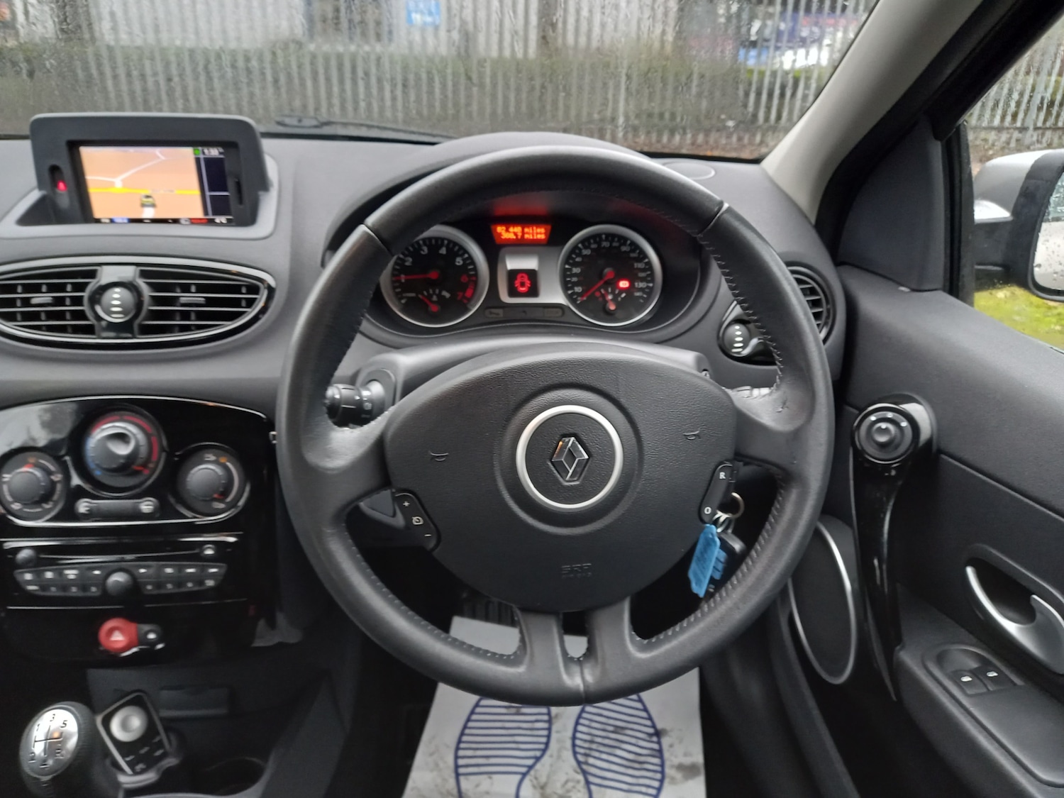 Used Renault Clio 2012 for sale - 76707017: Photo 17