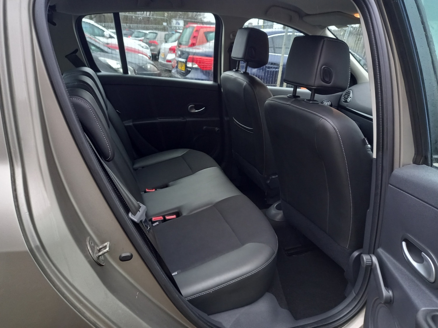 Used Renault Clio 2012 for sale - 76707017: Photo 18