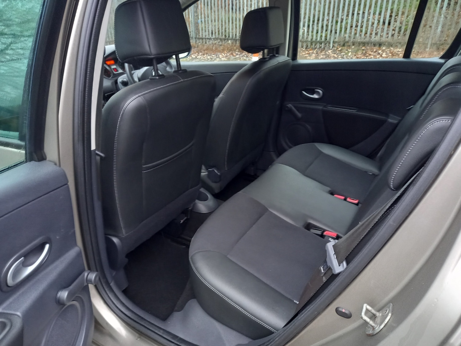 Used Renault Clio 2012 for sale - 76707017: Photo 23