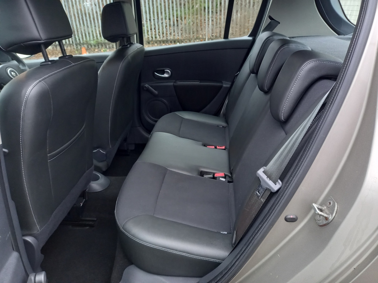 Used Renault Clio 2012 for sale - 76707017: Photo 24