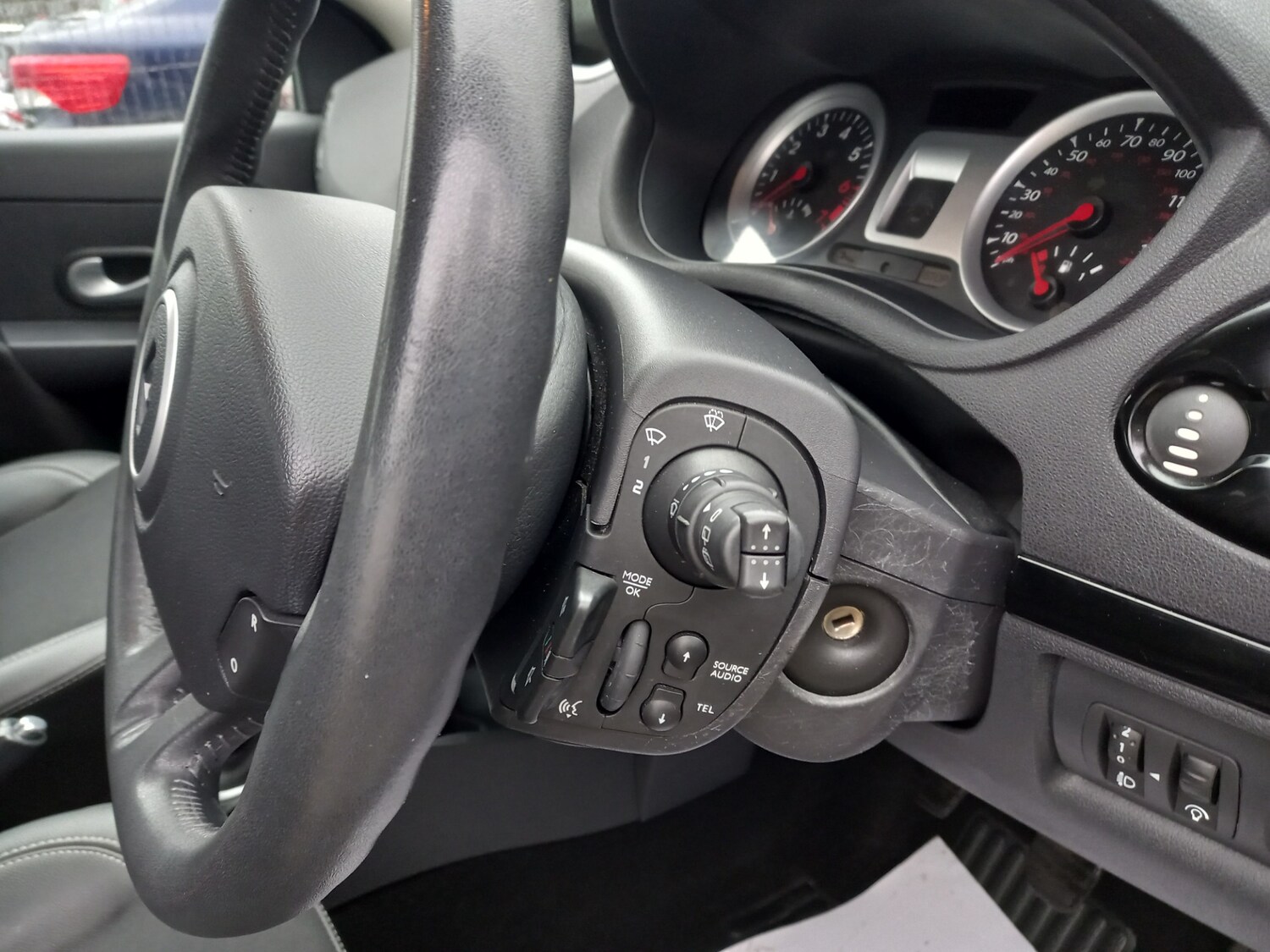 Used Renault Clio 2012 for sale - 76707017: Photo 29