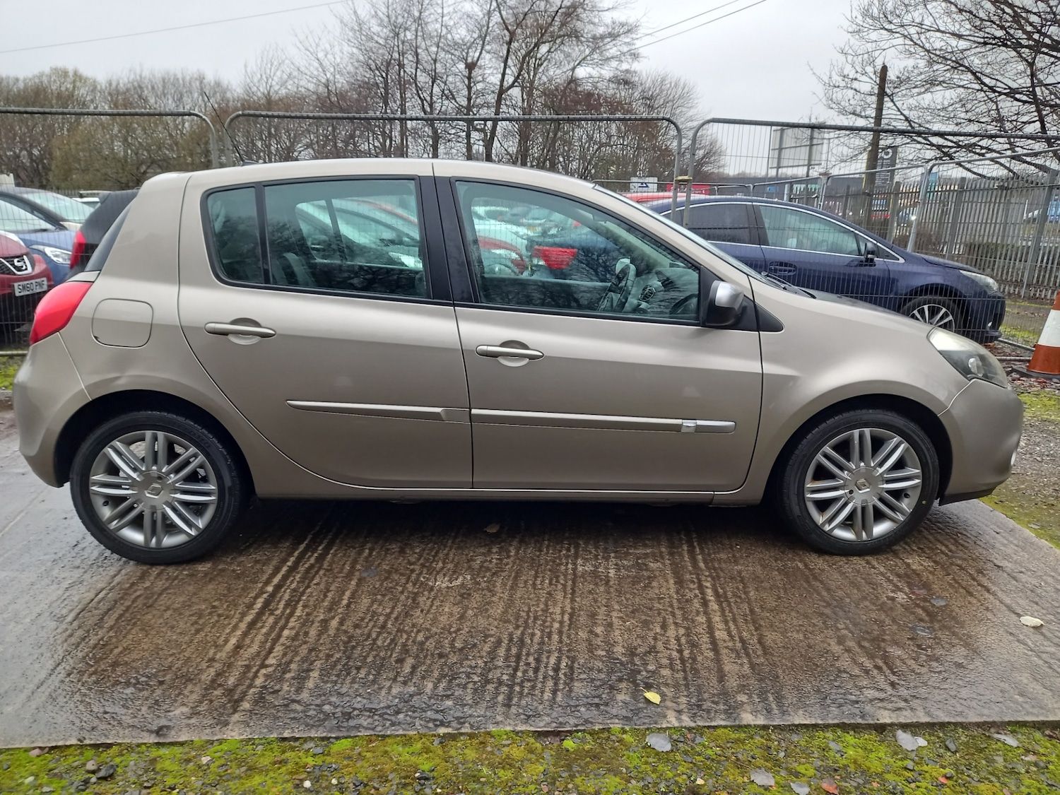 Used Renault Clio 2012 for sale - 76707017: Photo 9