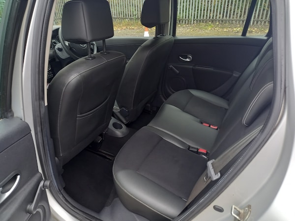 Used Renault Clio 2012 for sale - 76253048: Photo 25