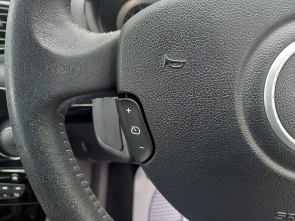 Used Renault Clio 2012 for sale - 76253048: Photo 32