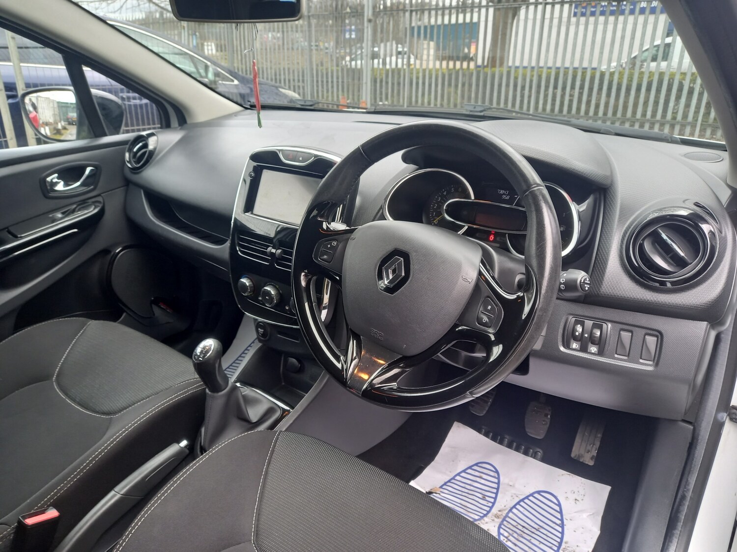 Used Renault Clio 2014 for sale - 77890156: Photo 10