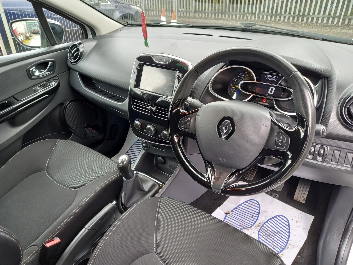 Used Renault Clio 2014 for sale - 77890156: Photo 19