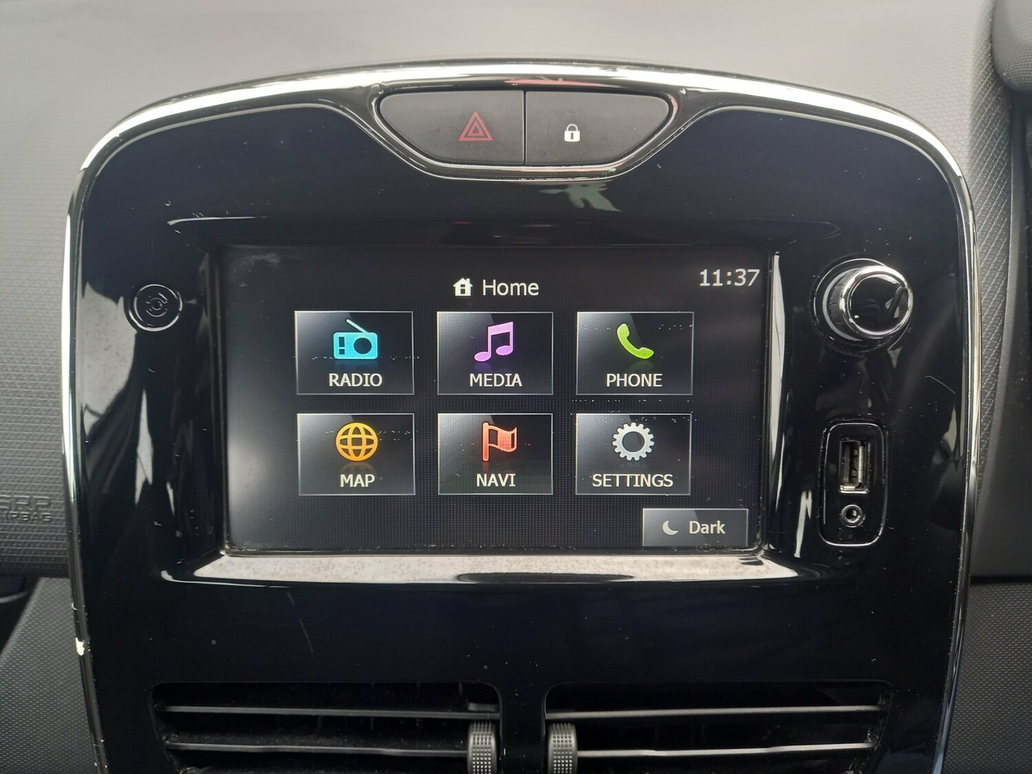 Used Renault Clio 2014 for sale - 77890156: Photo 25