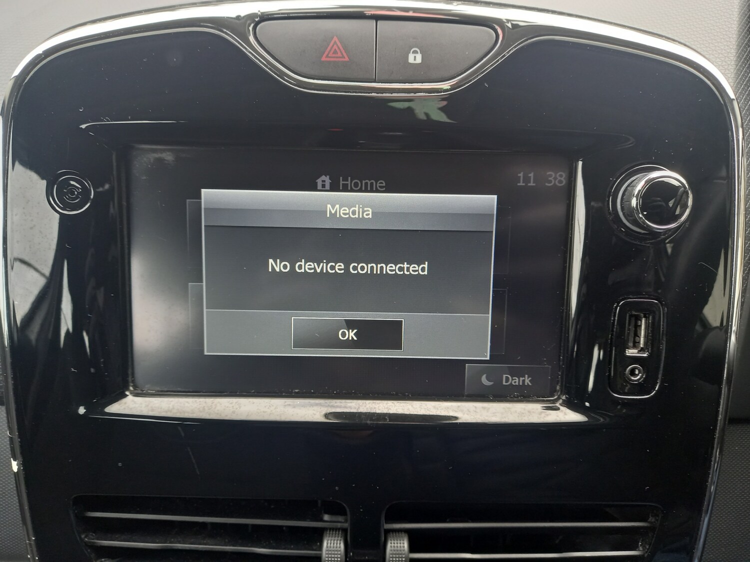 Used Renault Clio 2014 for sale - 77890156: Photo 30