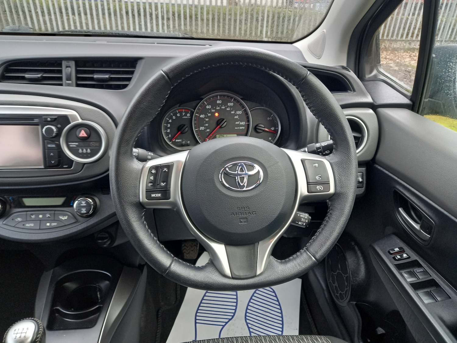 Used Toyota Yaris 2014 for sale - 77391979: Photo 15