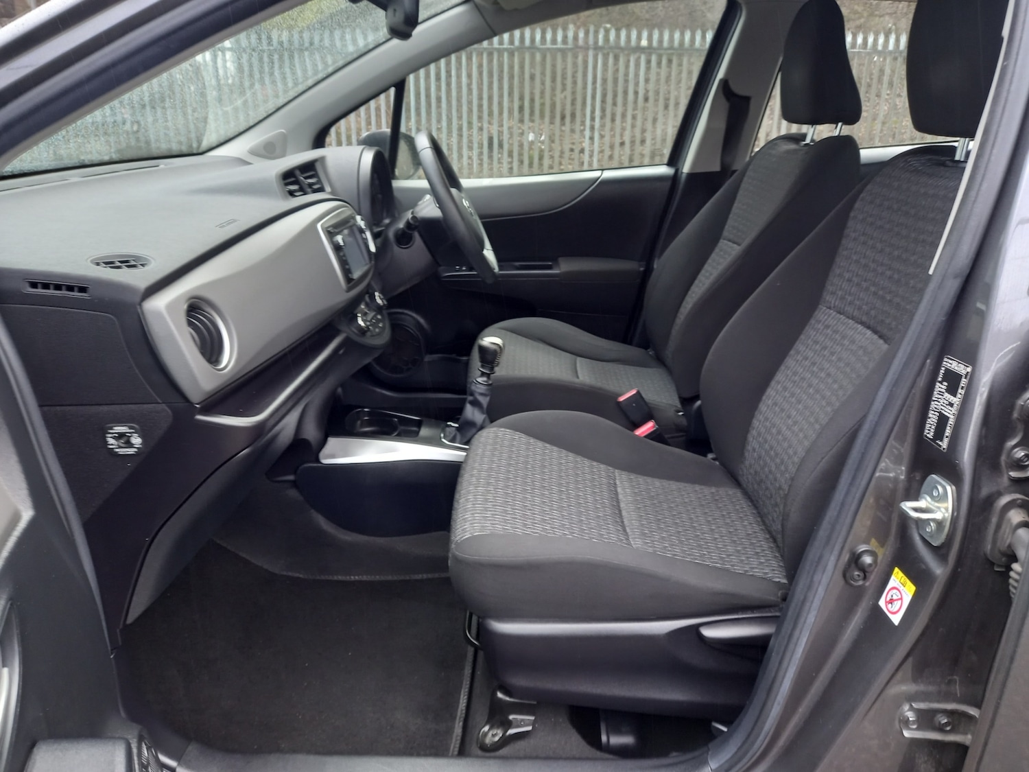 Used Toyota Yaris 2014 for sale - 77391979: Photo 20