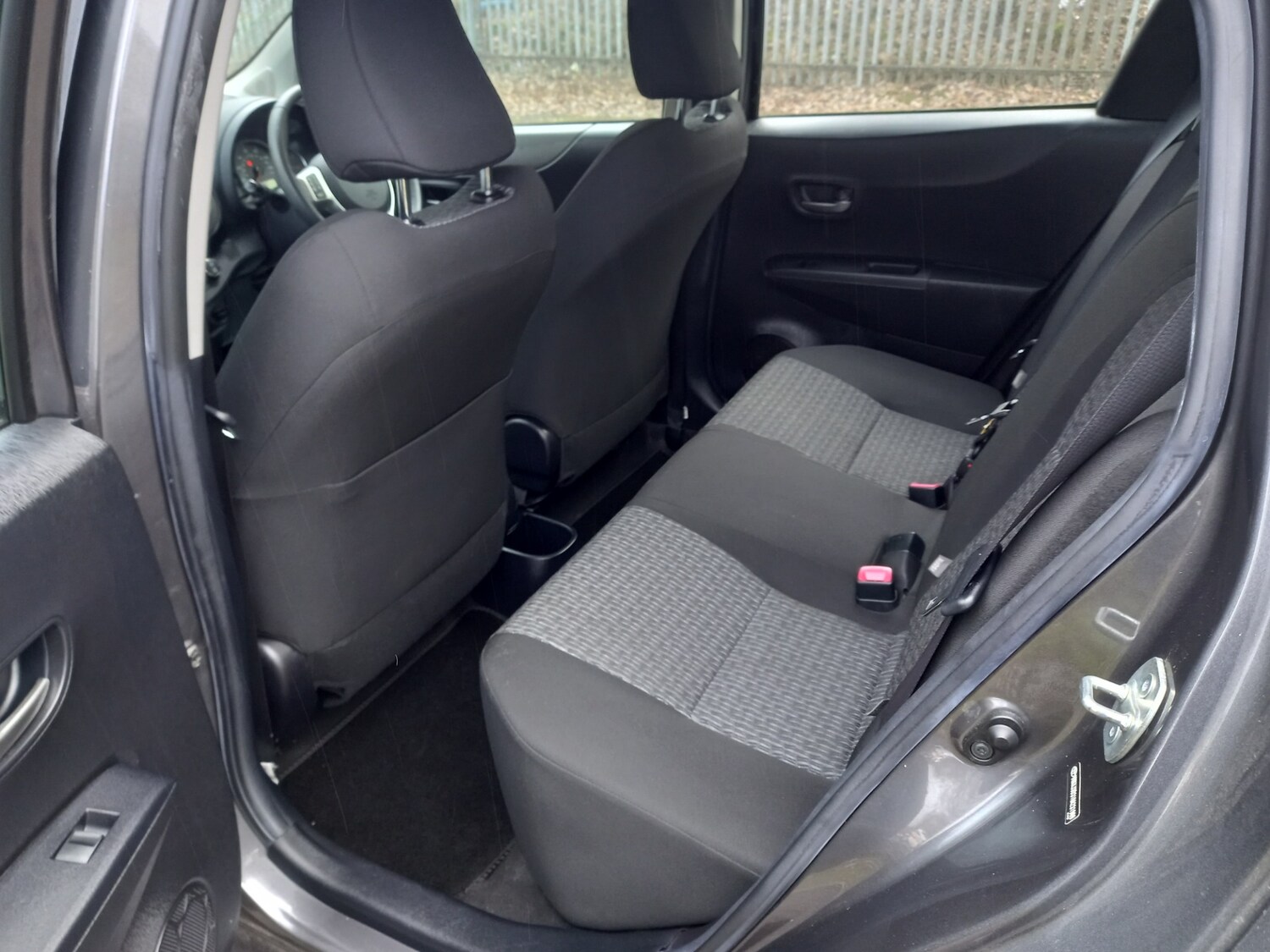 Used Toyota Yaris 2014 for sale - 77391979: Photo 22