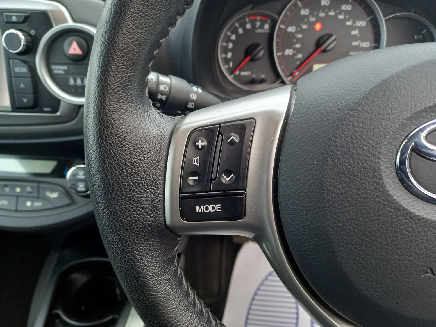 Used Toyota Yaris 2014 for sale - 77391979: Photo 23