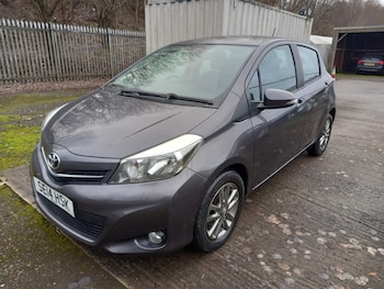 Used Toyota Yaris 2014 for sale - 77391979: Photo