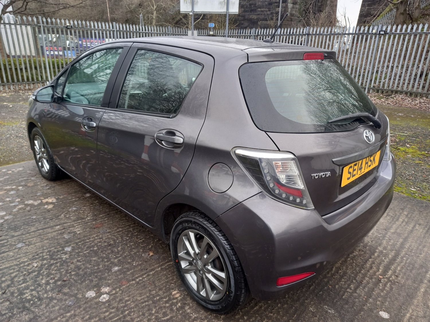 Used Toyota Yaris 2014 for sale - 77391979: Photo 3