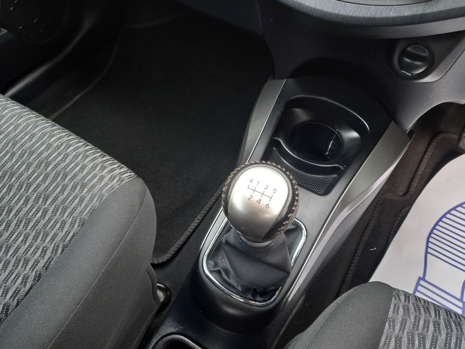 Used Toyota Yaris 2014 for sale - 77391979: Photo 30