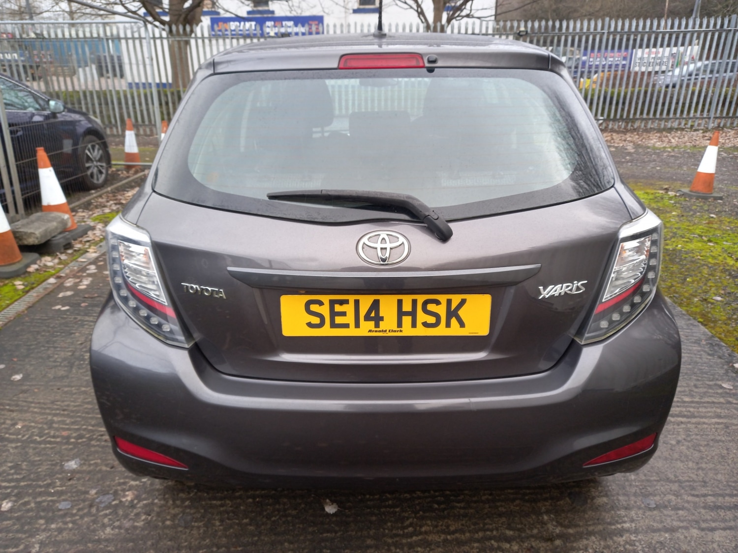 Used Toyota Yaris 2014 for sale - 77391979: Photo 4