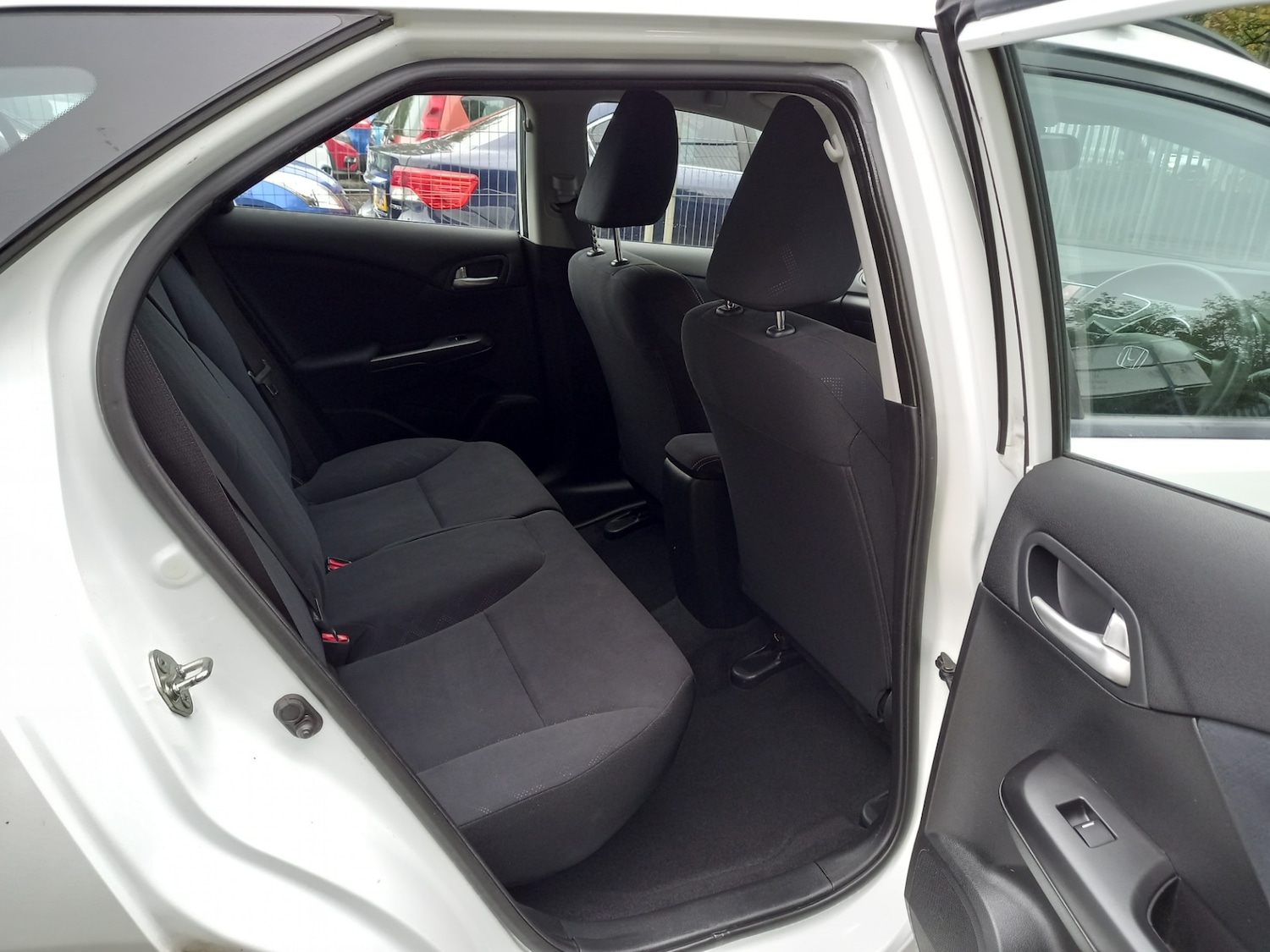 Used Honda Civic 2015 for sale - 76183112: Photo 18