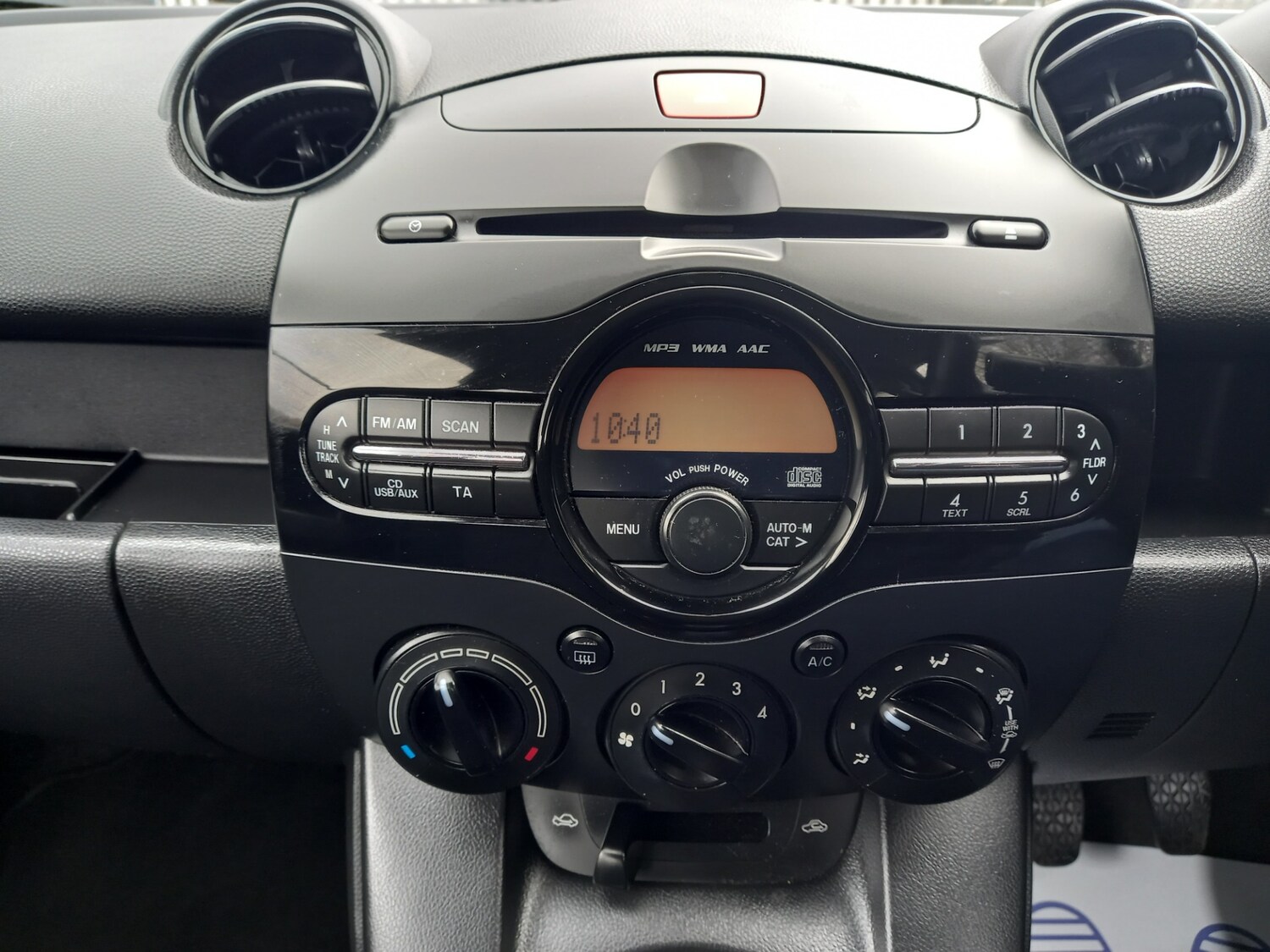 Used Mazda Mazda2 2013 for sale - 77813191: Photo 25