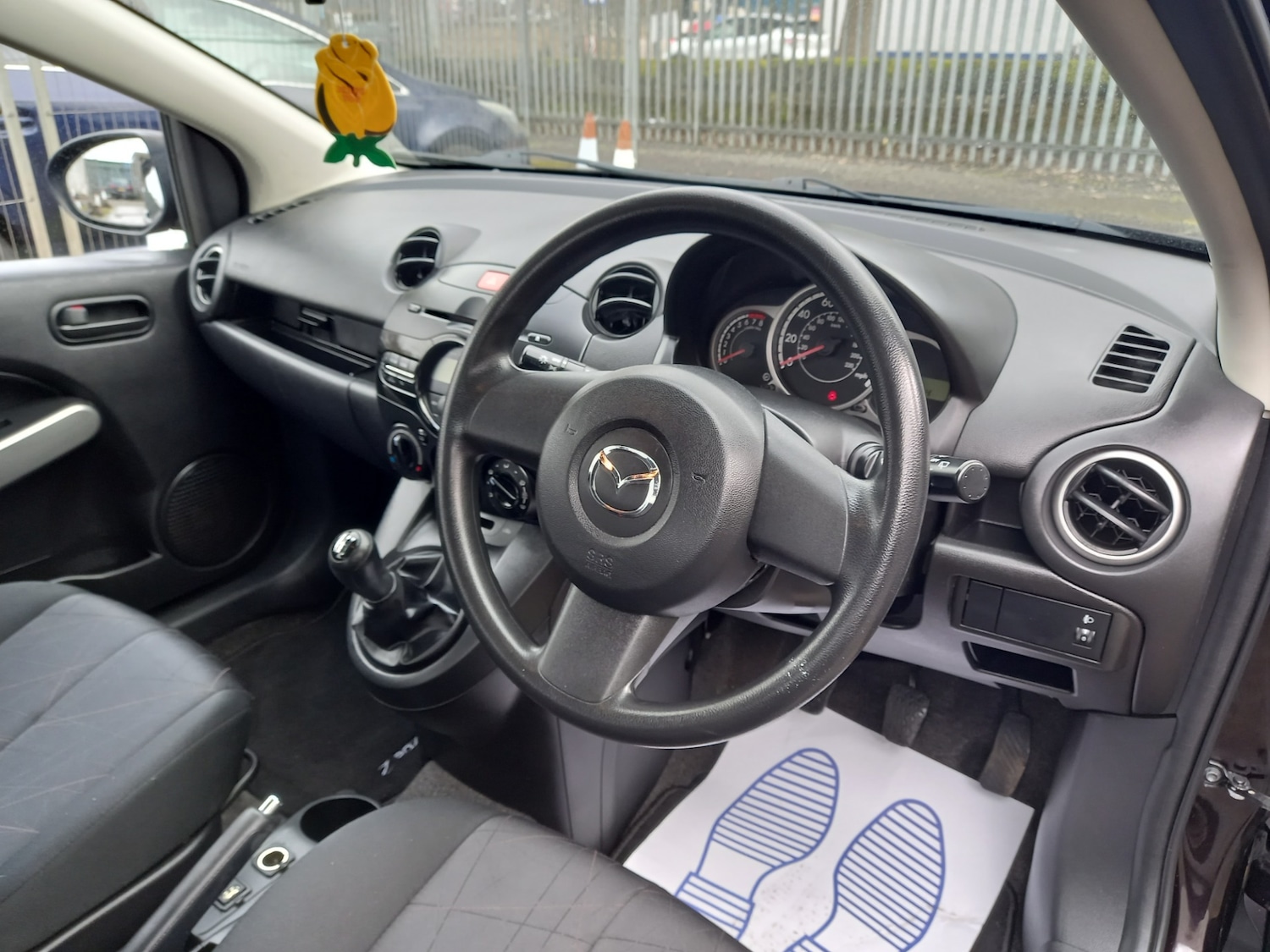 Used Mazda Mazda2 2013 for sale - 77813191: Photo 9