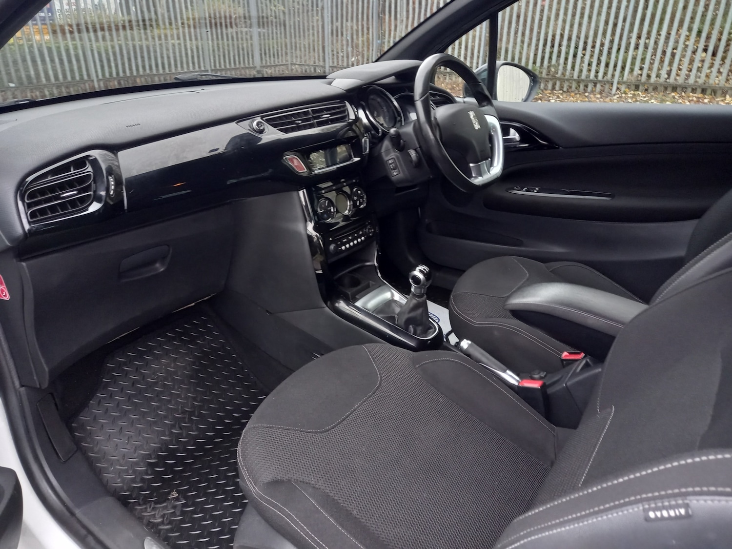 Used Citroen DS3 2014 for sale - 76663176: Photo 18