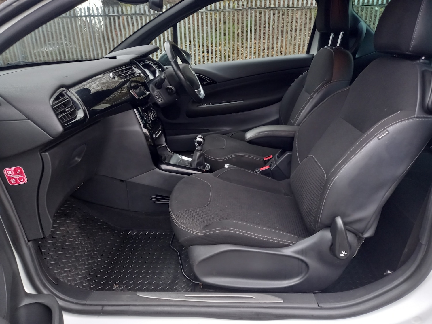 Used Citroen DS3 2014 for sale - 76663176: Photo 19