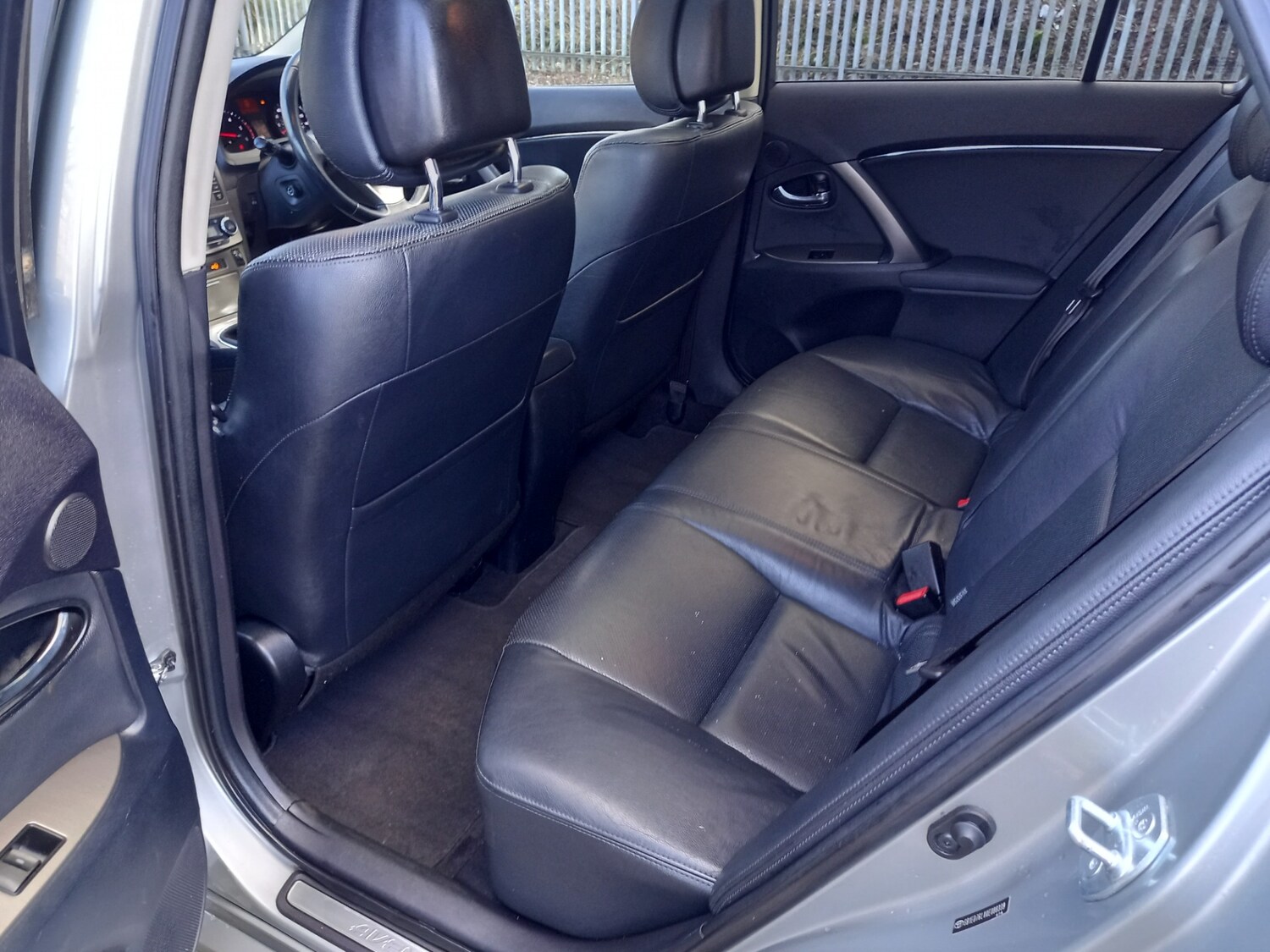 Used Toyota Avensis 2012 for sale - 77555141: Photo 20