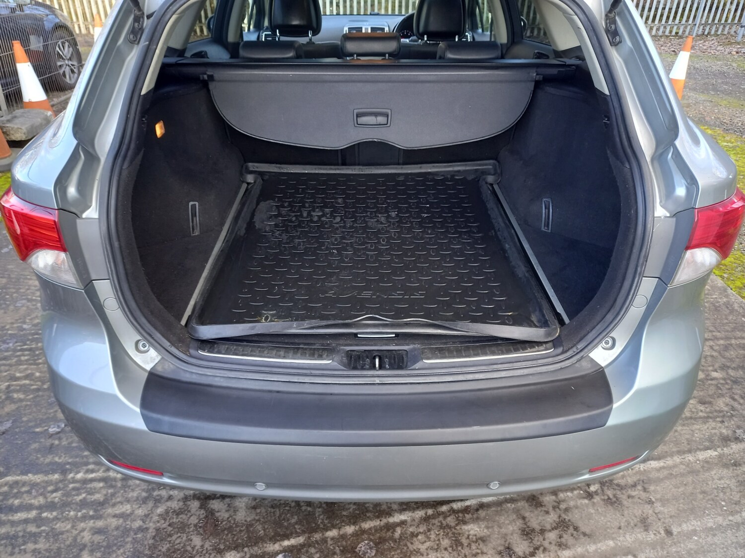 Used Toyota Avensis 2012 for sale - 77555141: Photo 37