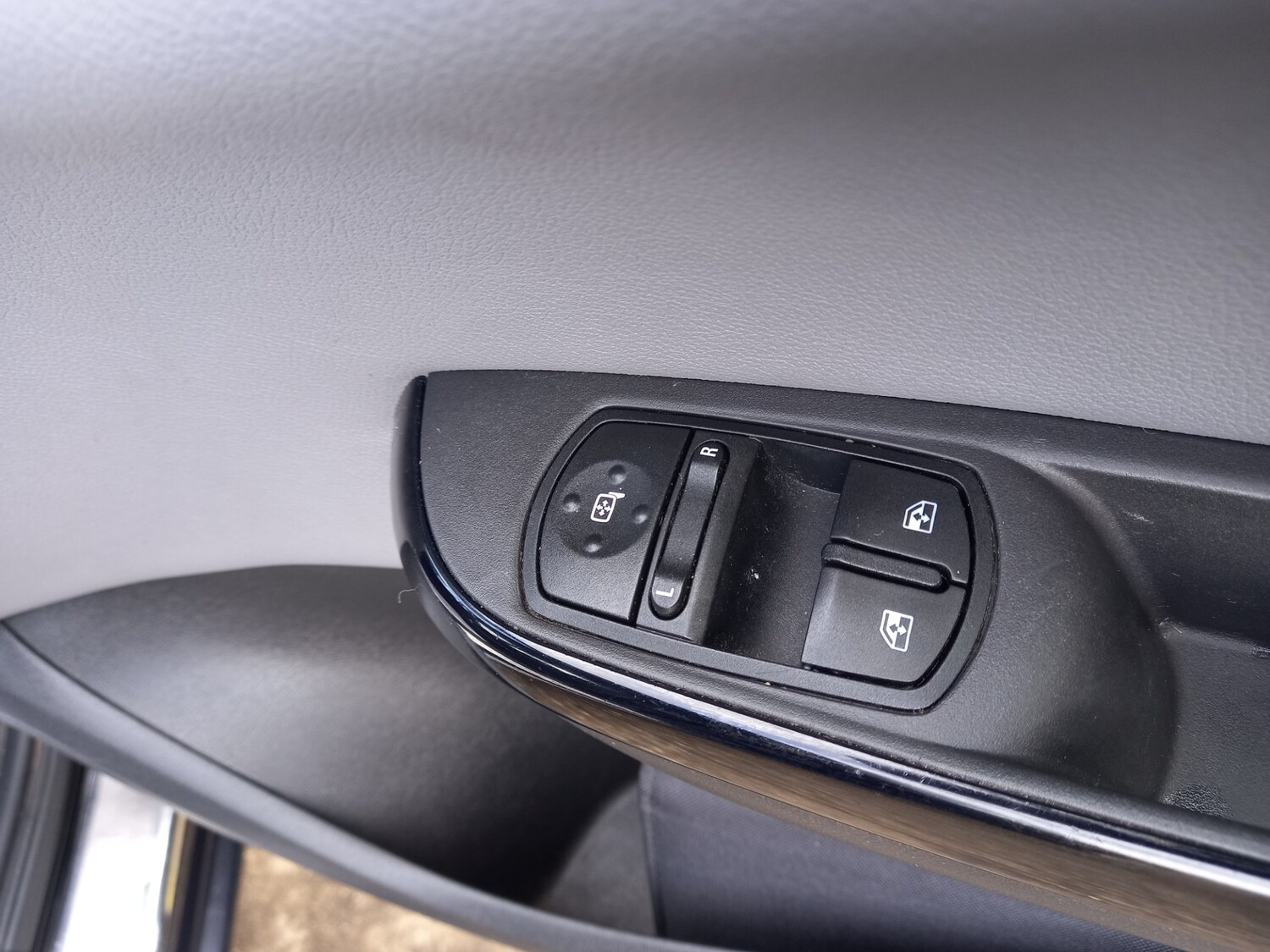 Used Vauxhall Corsa 2017 for sale - 77717821: Photo 23