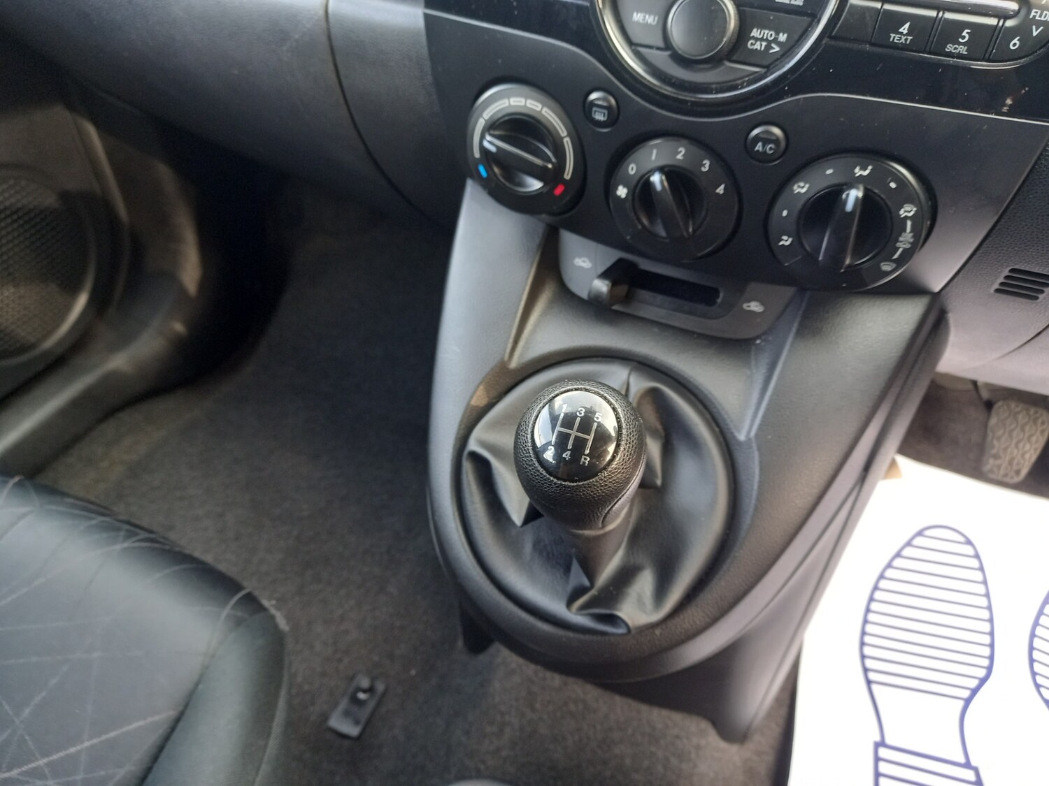 Used Mazda Mazda2 2014 for sale - 77730962: Photo 25