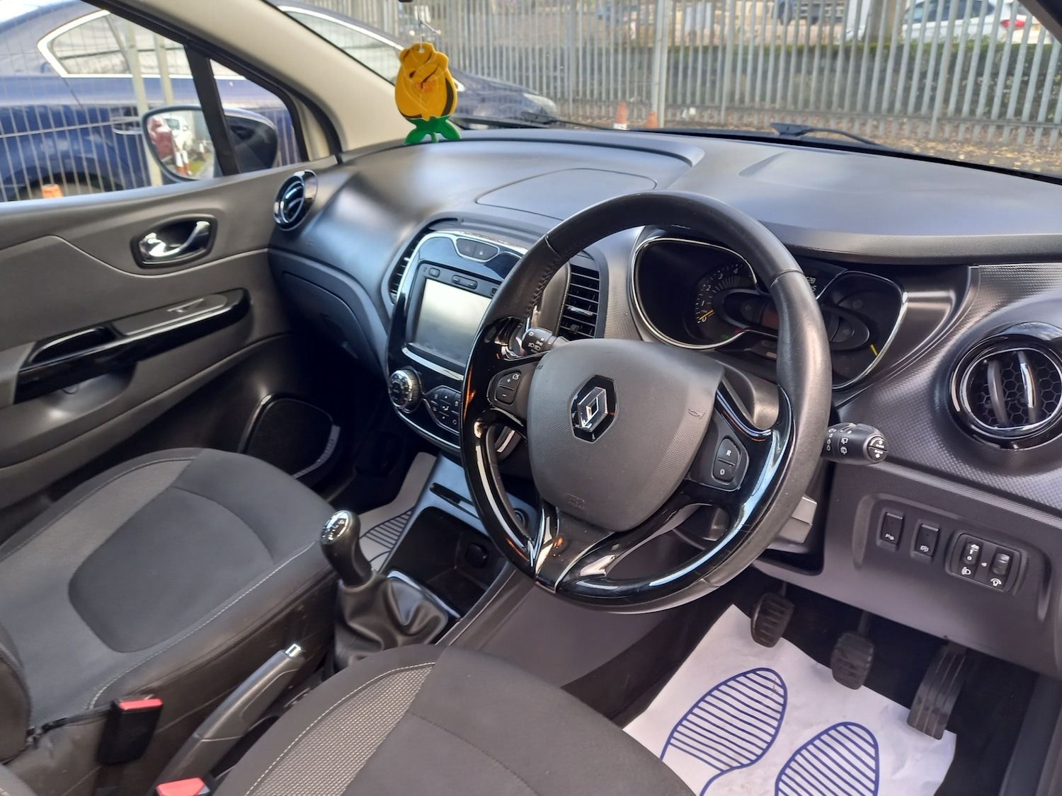 Used Renault Captur 2015 for sale - 76588780: Photo 10