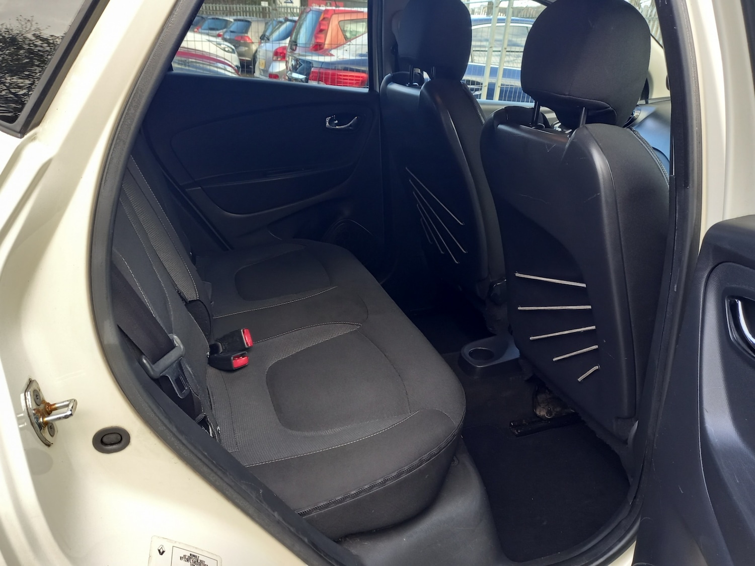 Used Renault Captur 2015 for sale - 76588780: Photo 17