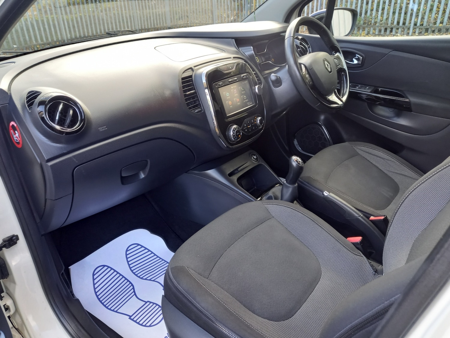 Used Renault Captur 2015 for sale - 76588780: Photo 19