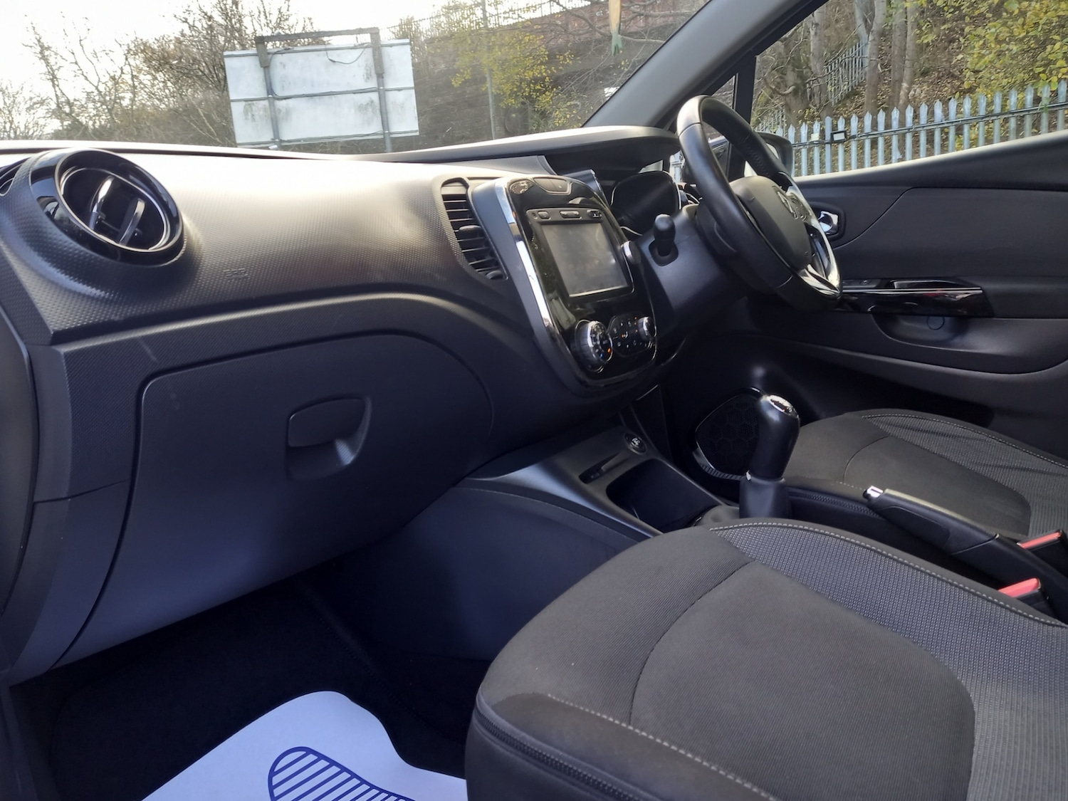 Used Renault Captur 2015 for sale - 76588780: Photo 21