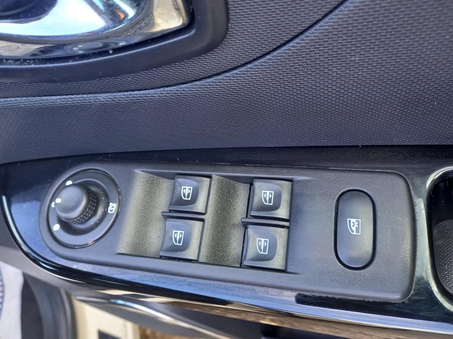 Used Renault Captur 2015 for sale - 76588780: Photo 24